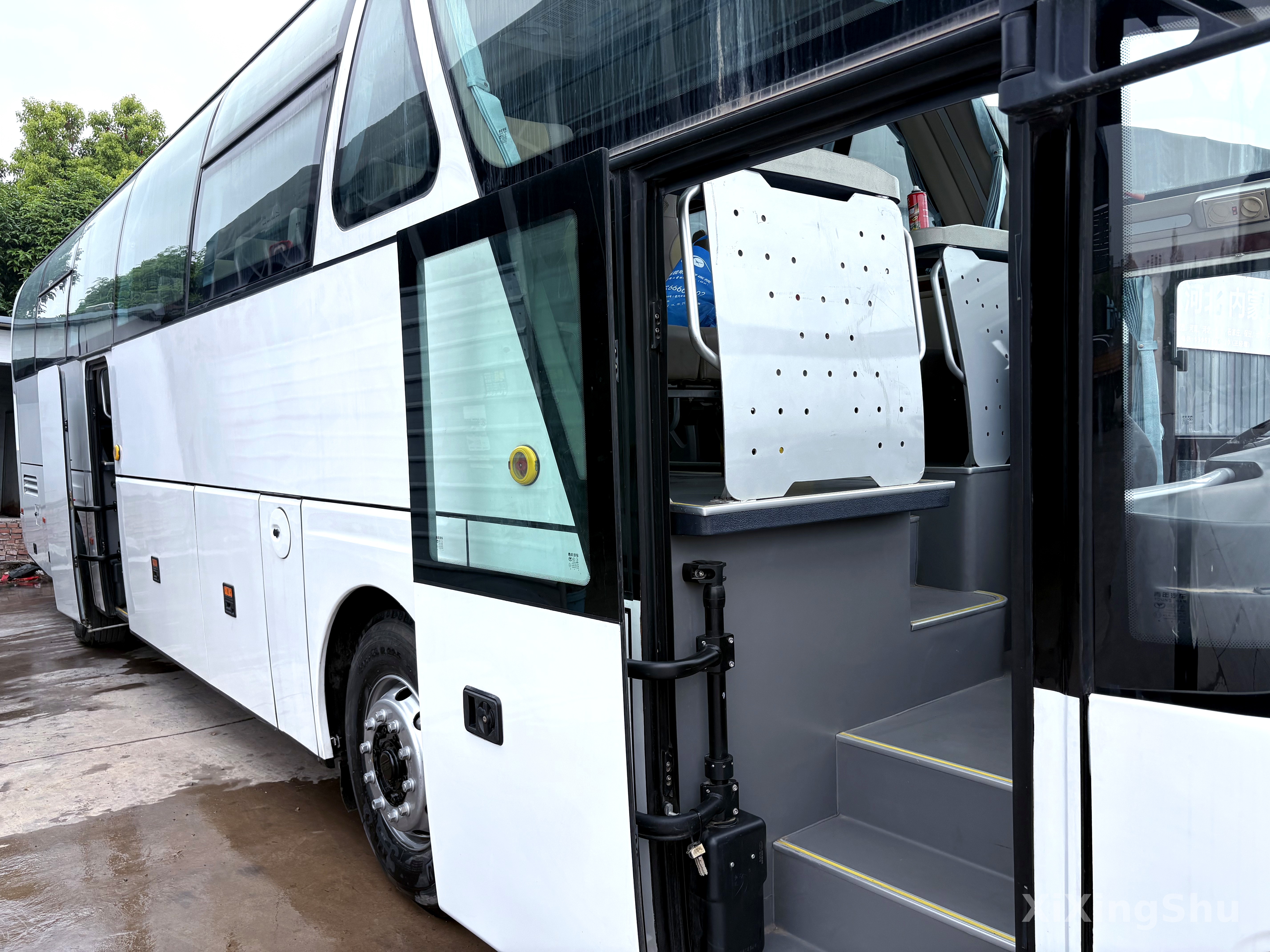 JNP6127LN Interior